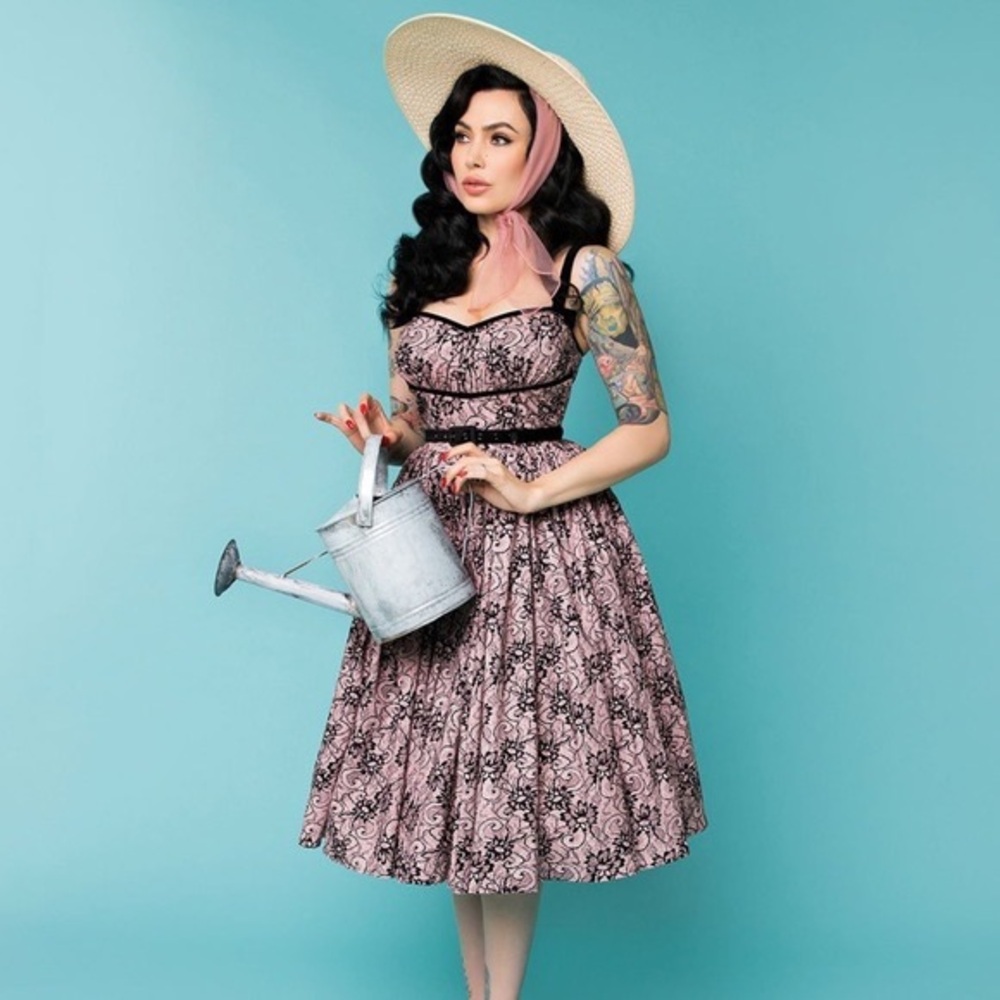 Micheline Pitt Elegant Pink Lace Dress